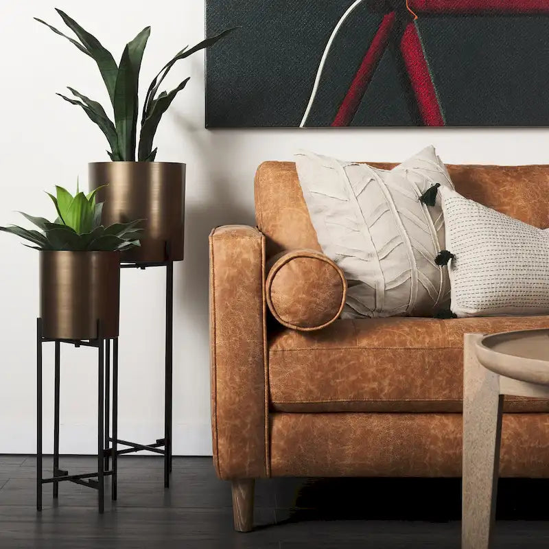 Dreisitzer-Sofa aus cognacbraunem Kunstleder mit Nackenrollen